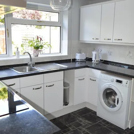 Cheerful 3 Bedroom Property Set In The Countryside Westcott  Exterior photo