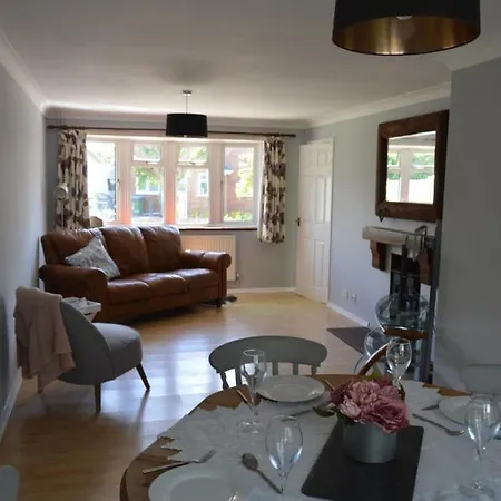 Cheerful 3 Bedroom Property Set In The Countryside Westcott  Exterior photo