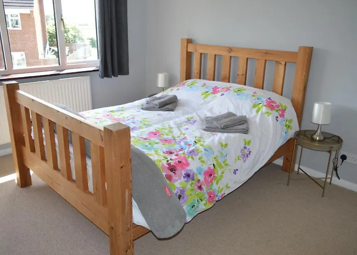 Cheerful 3 Bedroom Property Set In The Countryside